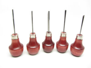 Five-piece set of mini wood carving tools from UJ Ramelson